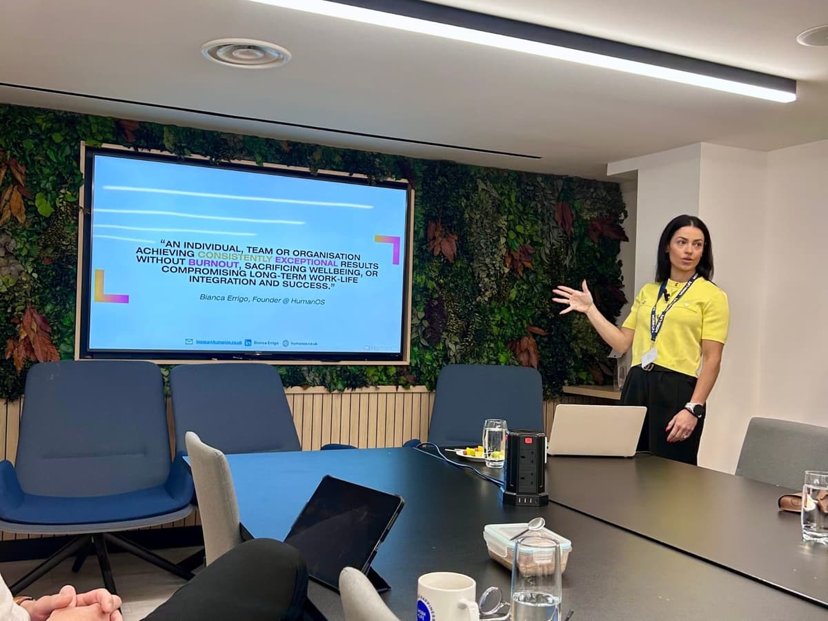Bianca Errigo presenting her definition of sustainable high performance to a small team